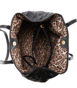 Guess Vikky Shopper Zwart HWQQ69-95240-BLA 7 Guess Vikky Shopper Zwart HWQQ69-95240-BLA -Hexagona winkel 1a1de8b089fe4d02bd7b58fee6e61eff