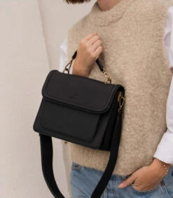 Essential Bag Crossbodytas Zwart VH22021 7 Essential Bag Crossbodytas Zwart VH22021 -Hexagona winkel 1c3810a59a074284b99c015822ddfff9