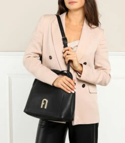 Furla Primula Handtas Zwart WB00507BX0041O6000 7 Furla Primula Handtas Zwart WB00507BX0041O6000 -Hexagona winkel 1f7d7827a06446009dfea886e85dadcb