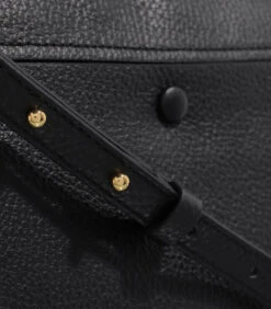 Coccinelle Liya Handtas Zwart E1MD0180101001 9 Coccinelle Liya Handtas Zwart E1MD0180101001 -Hexagona winkel 232b62b8ba60401eb3c05c67ac0694b2