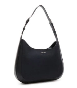 Calvin Klein Must Schoudertas Zwart K60K610630BAX 6 Calvin Klein Must Schoudertas Zwart K60K610630BAX -Hexagona winkel 2a4b3b7a48c541efab85751fa77b873d