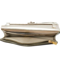 Guess Laurel Clutch Groen SWVB85-410-OLV 8 Guess Laurel Clutch Groen SWVB85-410-OLV -Hexagona winkel 33fb606f02d147abae714033c38ca61a