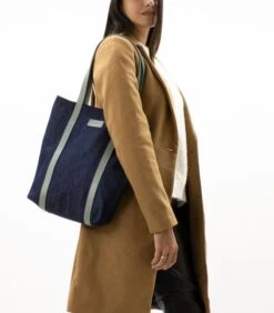 The Tote - Tote Bag Van Gerecycled Denim Met Lichtgroene Afwerking 7 The Tote - Tote Bag Van Gerecycled Denim Met Lichtgroene Afwerking -Hexagona winkel 346510471e7b42ce9004eea5934921c2