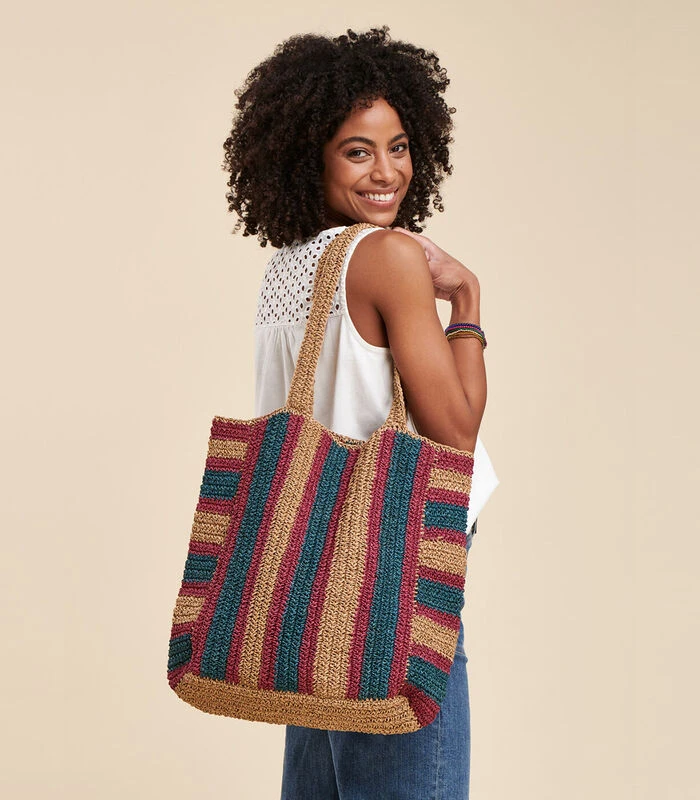 Gestreepte Zachte Mand In Raffiastijl 1 Gestreepte Zachte Mand In Raffiastijl