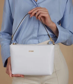 Guess Katey Handtas Wit HWWH87-69220-WHI -Hexagona winkel 50b72d4dfec54d9eba86224fe488547d