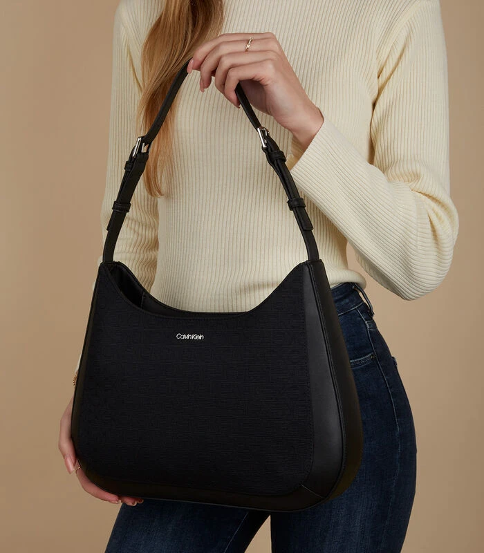 Calvin Klein Must Schoudertas Zwart K60K610630BAX 2 Calvin Klein Must Schoudertas Zwart K60K610630BAX - Afbeelding 2