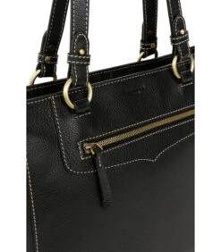 Hexagona Schoudertas A4 In Kalfsleder WILD -Hexagona winkel a0202140a7484b748fe0bd5334b2486f