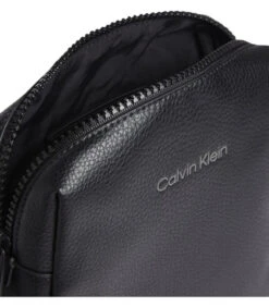 Calvin Klein Must Crossbodytas Zwart K50K508695BAX 7 Calvin Klein Must Crossbodytas Zwart K50K508695BAX -Hexagona winkel a725398ada9c4681b65da7274a97408c