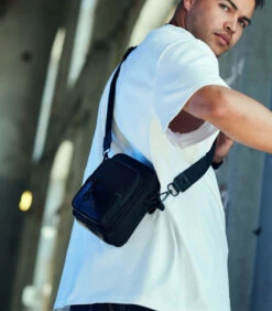 Northern Hampstead Crossbodytas Zwart SL240014 -Hexagona winkel ae4d4e36f8f949dcb07a4a23f9cc1610