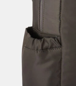 BALANCED Medium Backpack RFID -Hexagona winkel d63e561e7c04496bac54e347e73c650a