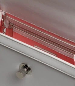 AUGUSTINA - Handtas - Vegan 10 AUGUSTINA - Handtas - Vegan -Hexagona winkel db47826ce9d84baf872b0df3ab296598