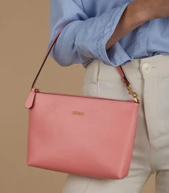 Guess Katey Handtas Roze HWWH87-69220-PIN 8 Guess Katey Handtas Roze HWWH87-69220-PIN -Hexagona winkel e73d5cf003bf406c8146915387c73c67