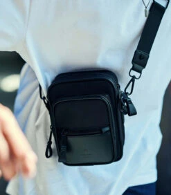 Northern Hampstead Crossbodytas Zwart SL240014 -Hexagona winkel f1c539b4e85b4d92af045ebb4c965df8