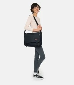 Eastpak Schoudertas Delegate Plus 9 Eastpak Schoudertas Delegate Plus -Hexagona winkel f83031d5bb0f493f95f994449c2dc753